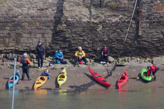 10 April 2021 - 12-58-31
Lockdown over. Splashdown begins. And it is so exhausting,
----------------
Kayakers on Kingswear shore